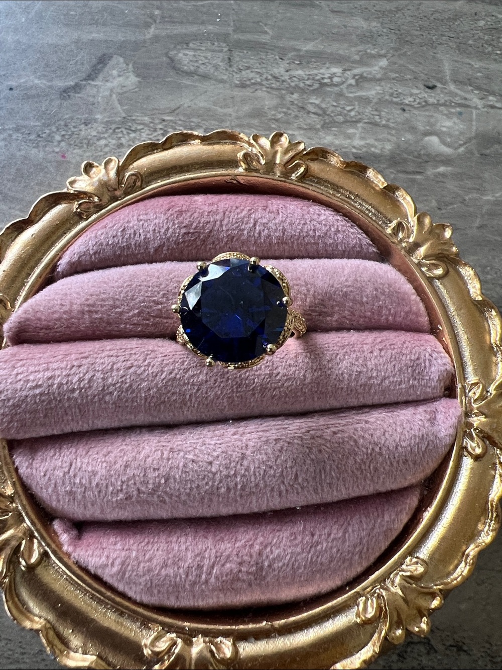 Fashion Gold Ring with Deep Blue Stone size 7 new gem